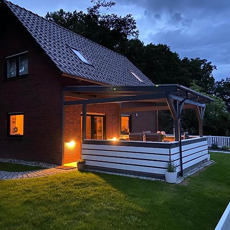 Strandhaus Mathea - Ruhige Lage Direkt Am Fleesensee - Parkplatz, Kamin, Sauna - Familienfreundlich Unter Gohren Luaran gambar